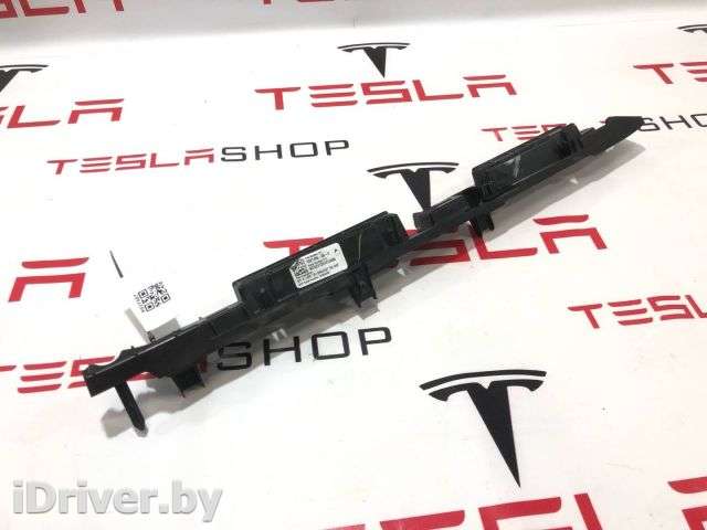 Кронштейн крепления порога Tesla model Y 2021г. 1521705-00-A,1494675-00-A - Фото 1