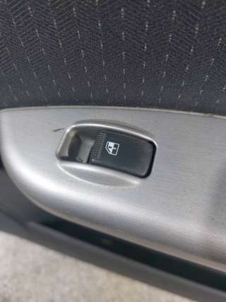  Кнопка стеклоподъемника переднего правого к Hyundai Getz Арт 46023059225