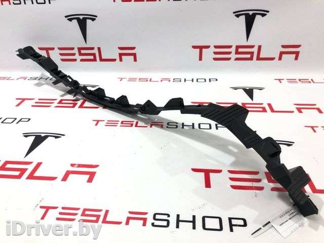 Кронштейн салона Tesla model X 2019г. 1079764-00-C,1056091-00-B,1051826-00-B - Фото 1