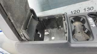 Подлокотник центральный Volkswagen Touareg 2 2011г.  - Фото 15