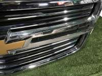решетка радиатора Chevrolet Tahoe 4 2014г. 84724082 - Фото 24