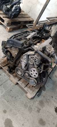 AVJ Двигатель к Audi A4 B6 Арт 75618037
