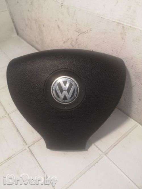 Подушка безопасности водителя Volkswagen Golf PLUS 1 2007г. 1k0880201ag, 61816052b , artSMI15677 - Фото 1