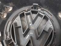 Решетка радиатора Volkswagen Tiguan 1 2011г.  - Фото 4