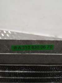 Радиатор кондиционера Mercedes E W210 2001г. А2108300670 - Фото 2