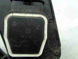 Педаль газа Mercedes C W204 2009г. A2043000182 - Фото 3
