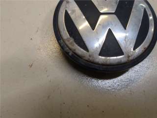 Колпачок литого диска Volkswagen Tiguan 1 2009г. 3B7601171 - Фото 2