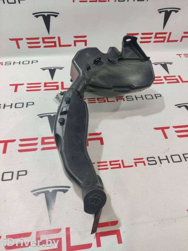 Бачок омывателя Tesla model Y 2021г. 1490400-00-B,1497892-00-A - Фото 1