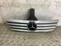 A2038800383 Решетка радиатора к Mercedes C W203 Арт 18.34-A794255