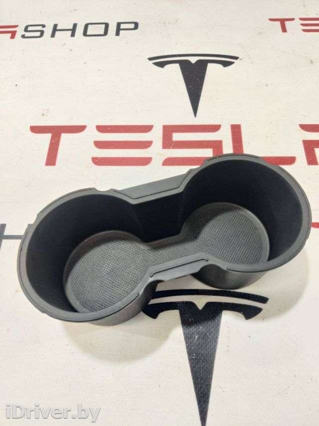 Подстаканник Tesla model 3 2017г. 1087988-00-E - Фото 1