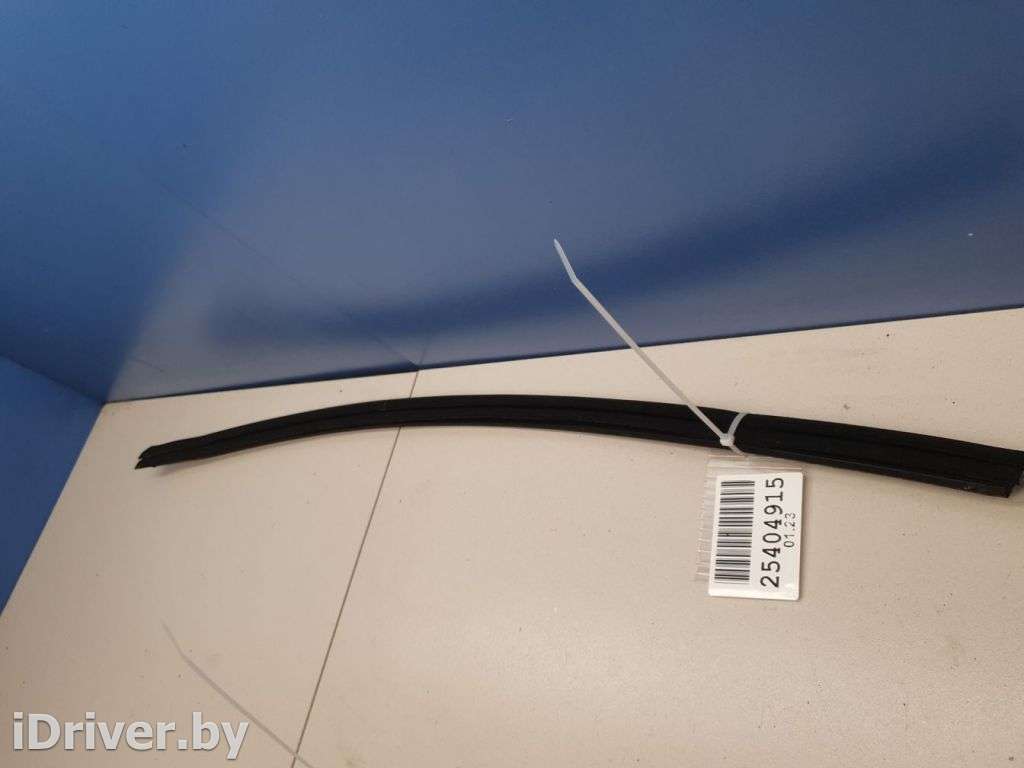 Накладка стекла передней левой двери Audi Q7 4L 2005г. 4L0837479  - Фото 1