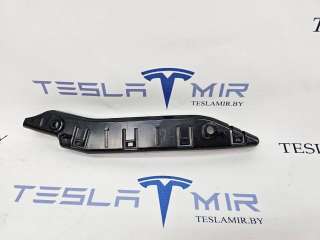 1493771-00 кронштейн крепления бампера переднего к Tesla model Y Арт 21070