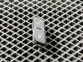 1K0962126B Кнопка центрального замка к Volkswagen Golf 5 Арт 2-35_1