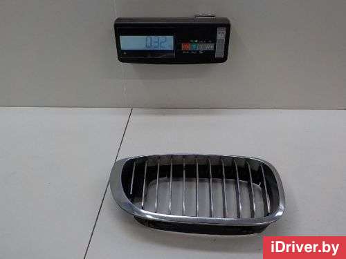 Решетка радиатора правая BMW 3 E46 2000г. 51137064318 BMW - Фото 1