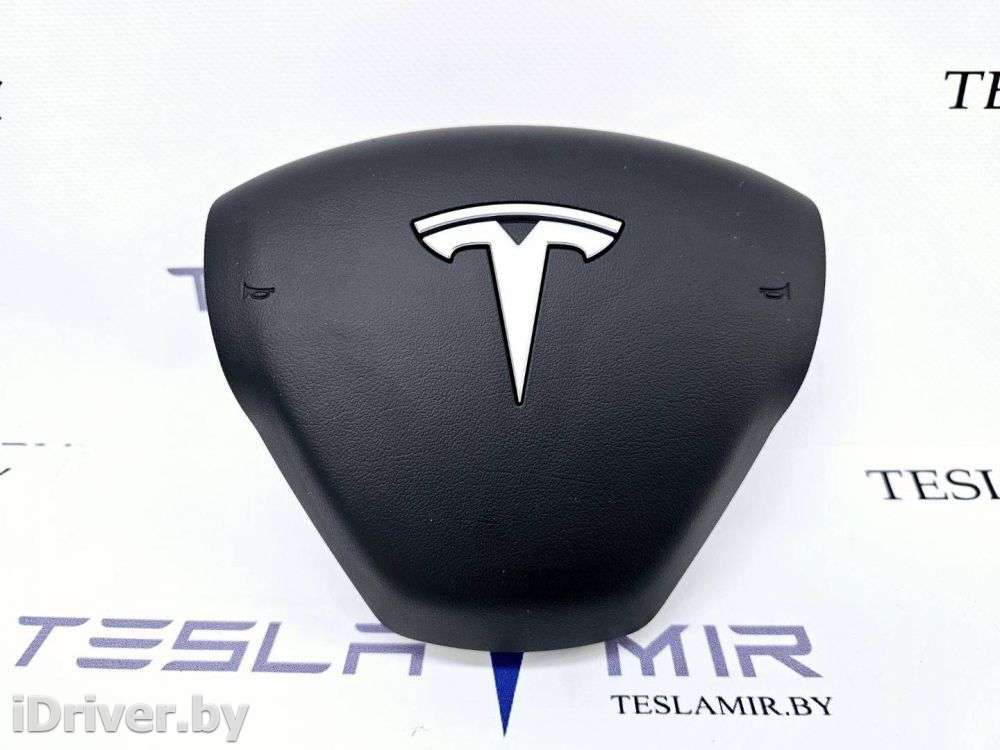 Подушка безопасности водителя Tesla model 3 2021г. 1626618,6002188  - Фото 1
