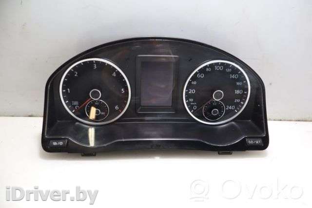 Часы Volkswagen Tiguan 1 2014г. artHMP98750 - Фото 1
