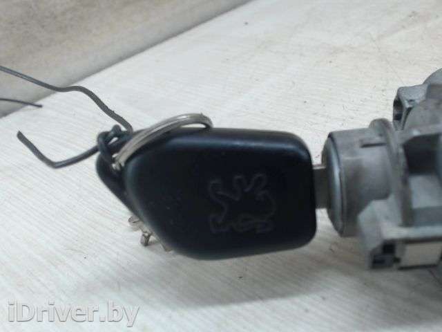 ключ зажигания Peugeot 406 1998г.  - Фото 1