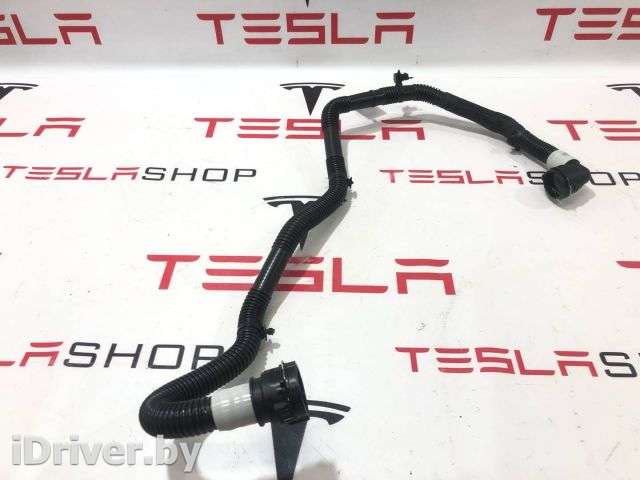 Патрубок радиатора Tesla model S 2022г. 1077585-00-E - Фото 1