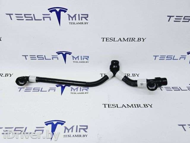Патрубок радиатора передний левый Tesla model 3 2023г. 1077577-00 - Фото 1