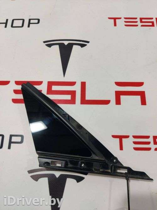 форточка двери передней правой Tesla model X 2018г. 1034909-99-E - Фото 1