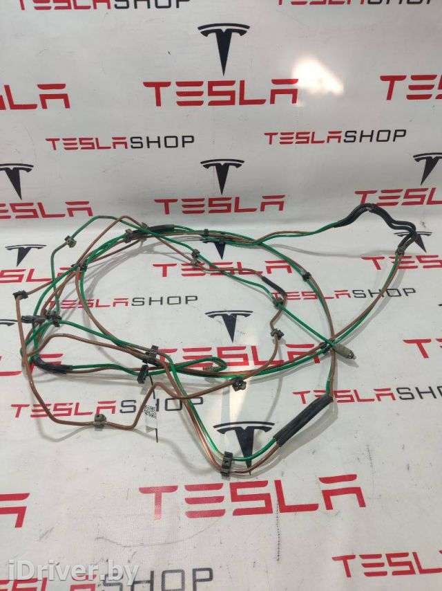 Кран пневматический Tesla model S 2014г. 1005904-00-B,6006521-00-B,6006410-00-B - Фото 1