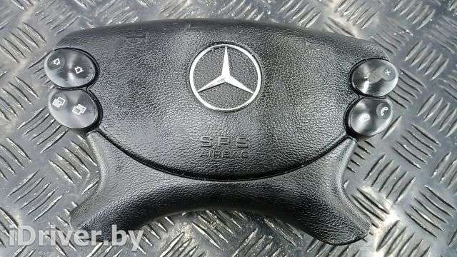 Подушка безопасности водителя Mercedes E W211 2009г.  - Фото 1