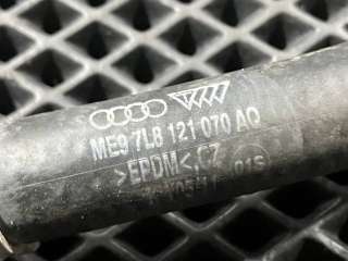Трубка охлаждающей жидкости металлическая Audi Q7 4L 2010г. 06E121647F,7L8121070AQ - Фото 7