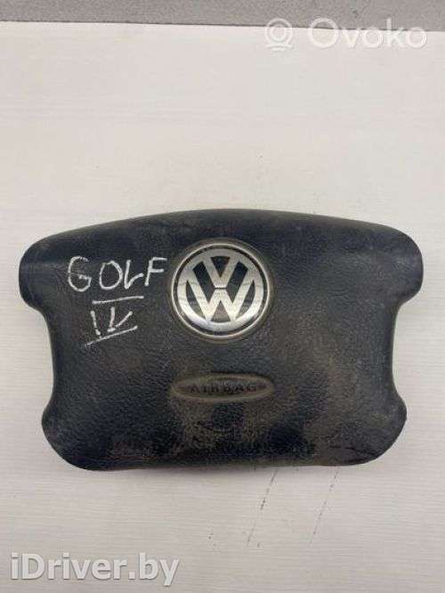 Подушка безопасности водителя Volkswagen Golf 4 2002г. 3b0880201ae , artRIV14492 - Фото 1