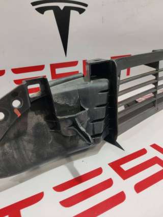 Заглушка (решетка) в бампер передний Tesla model 3 2019г. 1085927-00-C - Фото 3