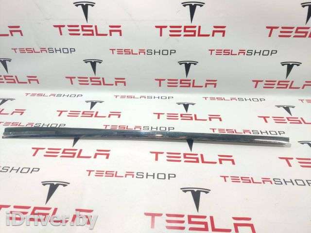 Молдинг двери задней левой Tesla model X 2018г. 1032167-88-D,1032175-00-C - Фото 1