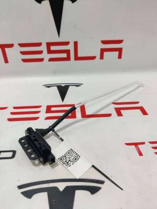 1627365-02-B Подсветка номера к Tesla model S Арт 9937925