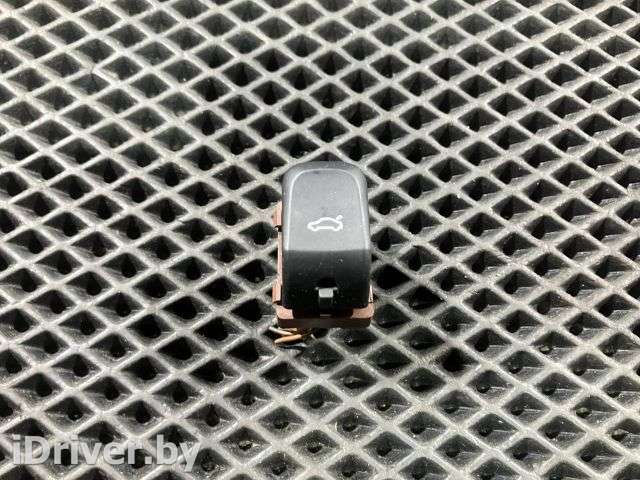 Кнопка открытия багажника Audi Q3 1 2013г. 4H0959831A - Фото 1