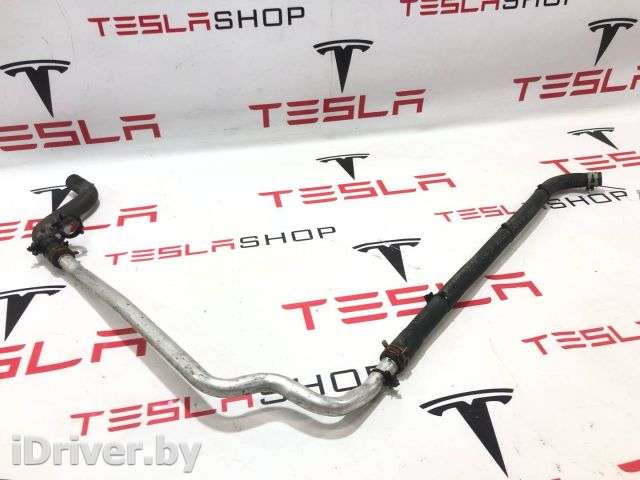 Патрубок радиатора Tesla model S 2014г. 1028527-00-B - Фото 1