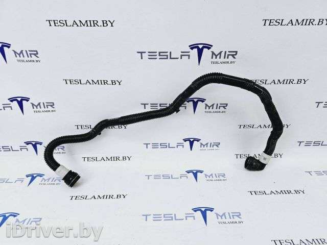 Патрубок радиатора Tesla model Y 2023г. 1077585-00 - Фото 1