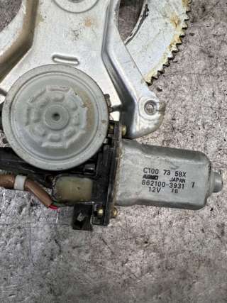 Стеклоподъемник электрический задний левый Mazda Premacy 1 2000г.  - Фото 3