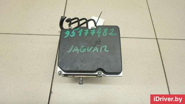 Блок ABS (насос) Jaguar XJ X351 2010г. C2D8954 - Фото 1