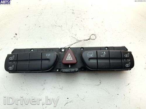 Кнопка аварийной сигнализации (аварийки) Mercedes C W203 2003г. 2038215458 - Фото 1