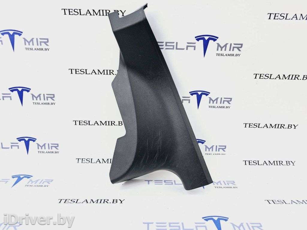 обшивка стойки левая нижняя Tesla model 3 2023г. 1086309-00  - Фото 1