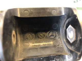 Кронштейн радиатора Mercedes ML/GLE w166 2012г. A1665014220 - Фото 4