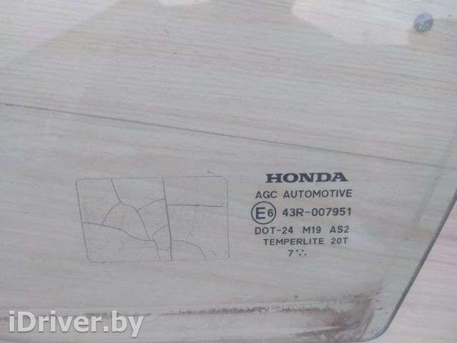 Стекло двери передней левой Honda Civic 8 2009г.  - Фото 1