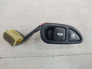  Кнопка открывания лючка бензобака к Hyundai Sonata (EF)  Арт 66165242