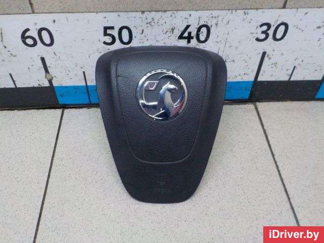 Подушка безопасности в рулевое колесо Opel Insignia 1 2009г. 13275647 - Фото 1