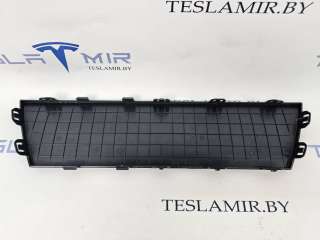 Заглушка (решетка) в бампер задний Tesla model Y 2021г. 1494009-00 - Фото 2