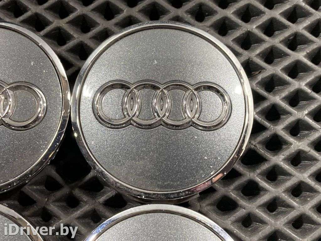 Колпачок литого диска Audi Q3 2 2020г. 8W0601170  - Фото 8
