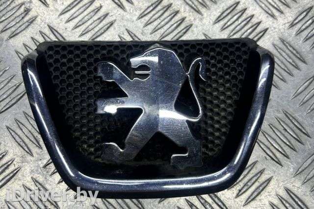 Эмблема Peugeot 206 1 2003г. 9628688677 , art9250519 - Фото 1