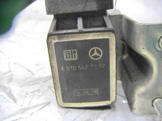 Датчик положения кузова Mercedes CLS C218 2010г. 0105427717 - Фото 3