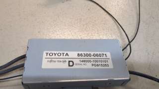Усилитель антенны Toyota Camry XV30 2011г.  - Фото 2