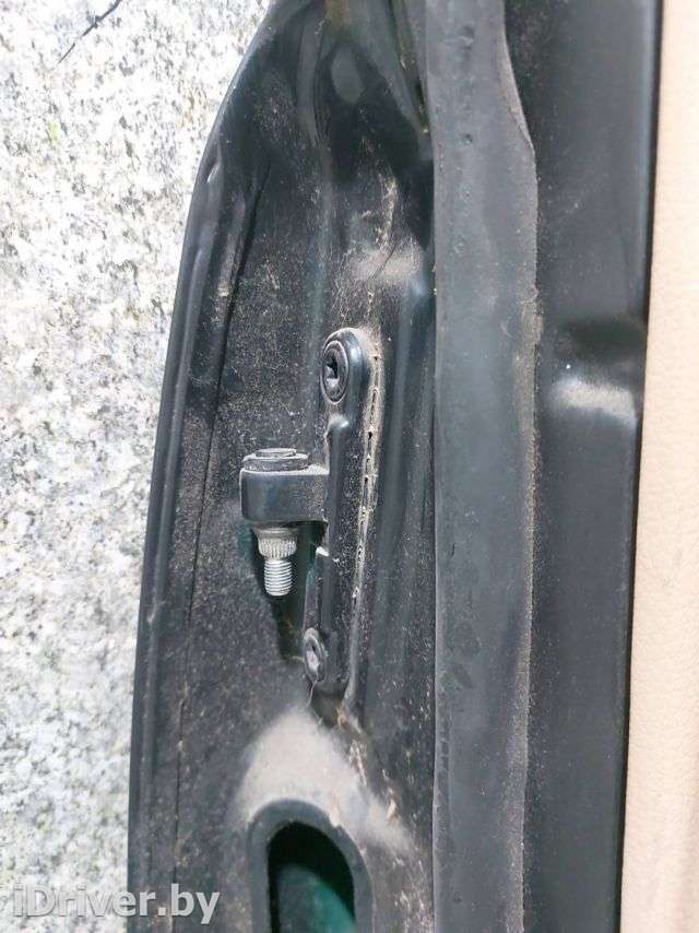 Петля двери задней правой Mercedes E W210 2001г.  - Фото 1