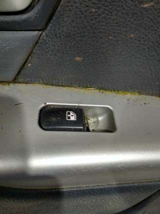  Кнопка стеклоподъемника переднего левого к Hyundai Santa FE 2 (CM) Арт 4A2_23691