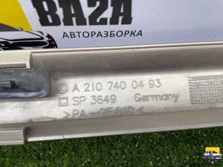 Обшивка крышки багажника Mercedes E W210 2001г. 2107400493 - Фото 2